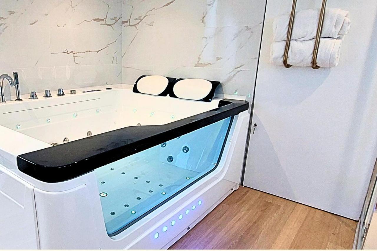 Artgold * Logement Haut De Gamme Spa Роанн Екстер'єр фото